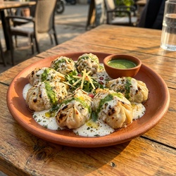 Afghani Paneer Momos